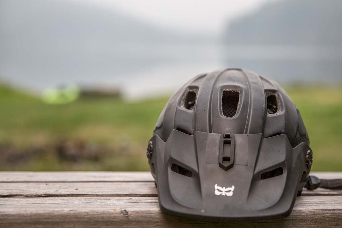 Mountain bike helmet (action camera mount)